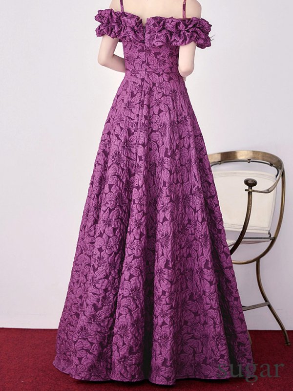 バーガンディ モデル：ゆめ　身長：160cm　着用サイズ：8号(Sサイズ)