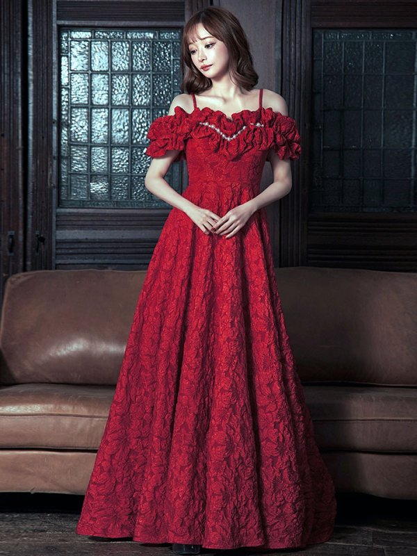 ダークレッド モデル：真優川咲　身長：158cm　着用サイズ：8号(Sサイズ)