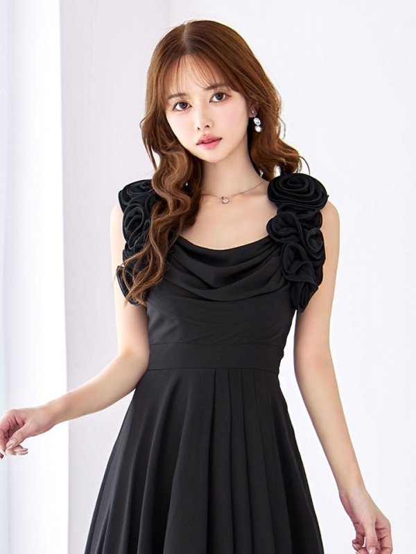 ブラック モデル：ゆめ　身長：160cm　着用サイズ：8号(Sサイズ)