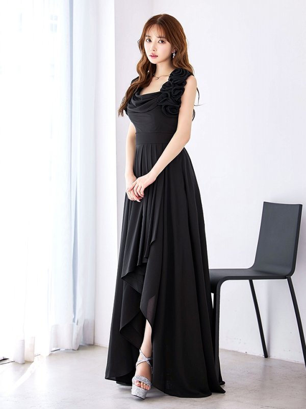 ブラック モデル：ゆめ　身長：160cm　着用サイズ：8号(Sサイズ)