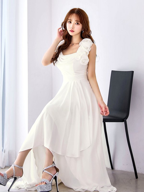 アイボリー モデル：ゆめ　身長：160cm　着用サイズ：8号(Sサイズ)