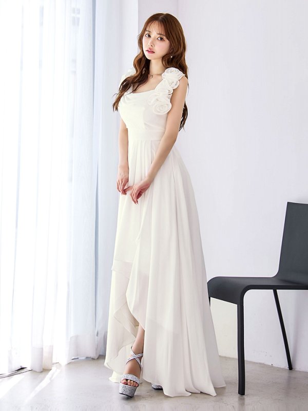 アイボリー モデル：ゆめ　身長：160cm　着用サイズ：8号(Sサイズ)