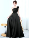 ブラック モデル：ゆめ　身長：160cm　着用サイズ：8号(Sサイズ)