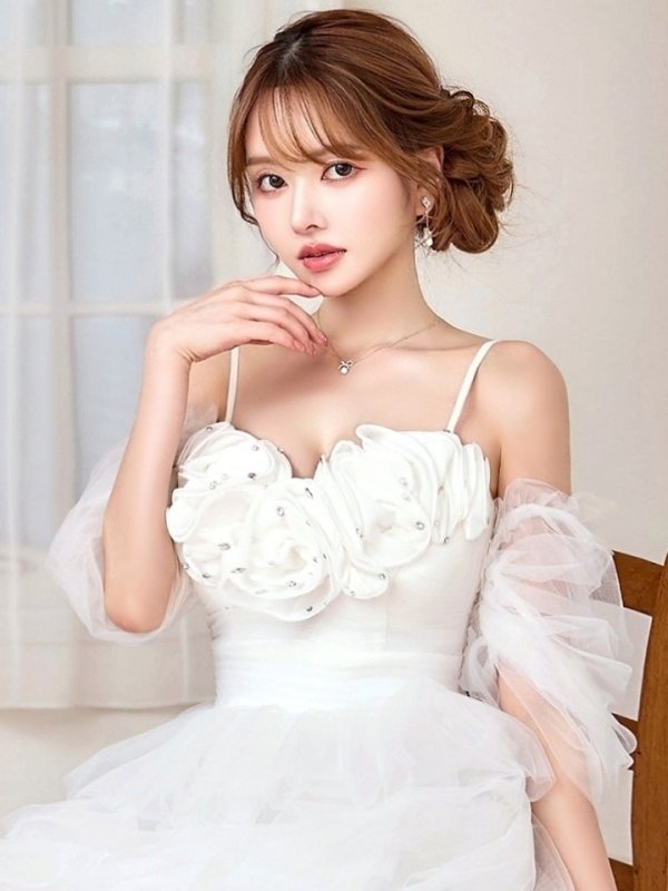 アイボリー　モデル：ゆめ　身長：160cm　着用サイズ：8号(Sサイズ)