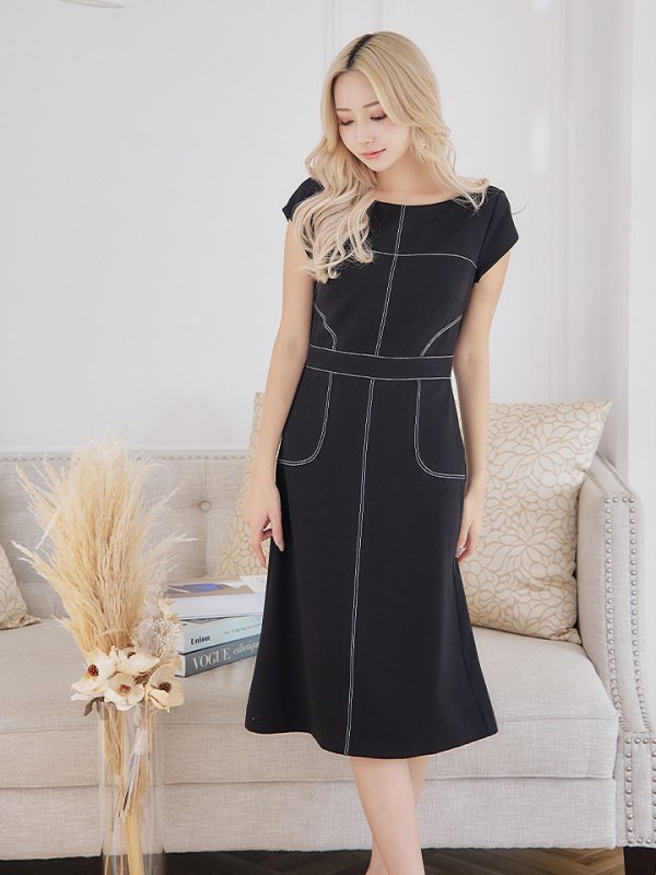 ブラック モデル:ぴょな 身長:160cm 着用サイズ:7号(Sサイズ)