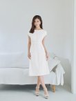 ホワイト　モデル：阿部なつき　身長160cm　着用サイズ：Sサイズ