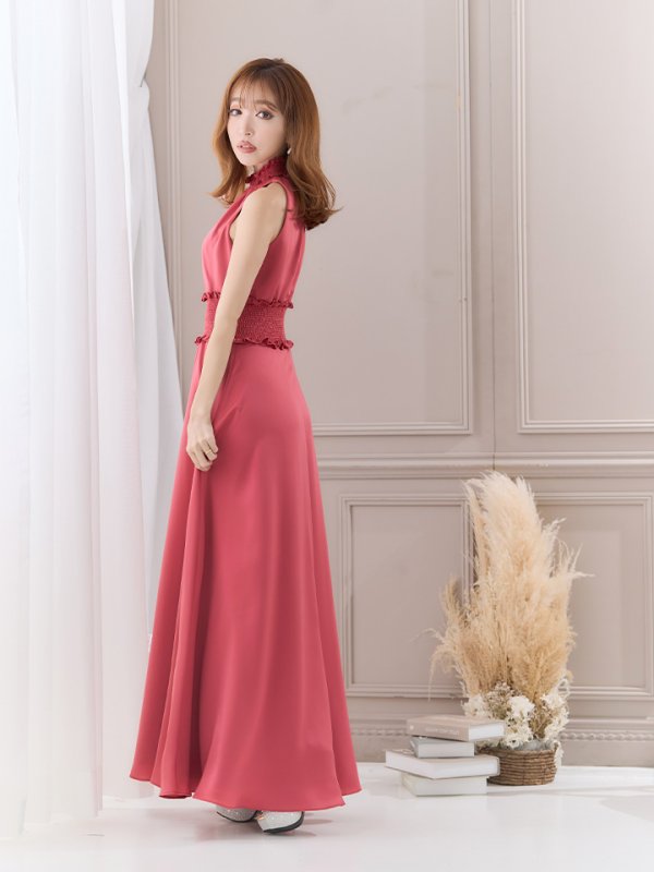 レッド モデル：杉山佳那恵　身長：158cm　着用サイズ：5号(XSサイズ)