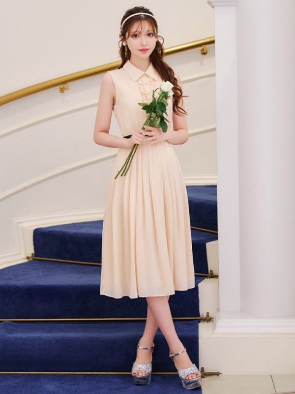 アイボリー モデル:桜伊みやこ 身長:168cm:7号(Sサイズ)