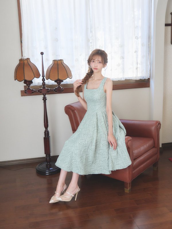 グリーン　モデル：あすか　身長：170cm　着用サイズ：7号(Sサイズ)