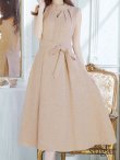 画像8: XS-Lサイズあり 【GINZA COUTURE/銀座クチュール】シンプル/ ワンカラー/ ノースリーブ/ ボタン/ ウエストリボン/ ミディアム丈/ 膝丈/ Aライン/ フレア/ ワンピース/ ミディアムドレス/ キャバドレス[OF2] (8)