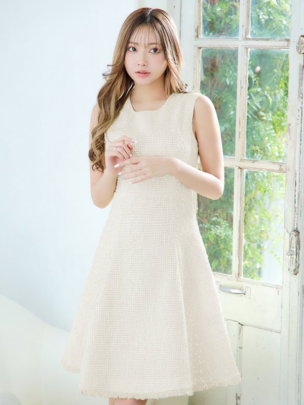 ホワイト モデル:ぴょな 身長:160cm 着用サイズ:5号(XSサイズ)