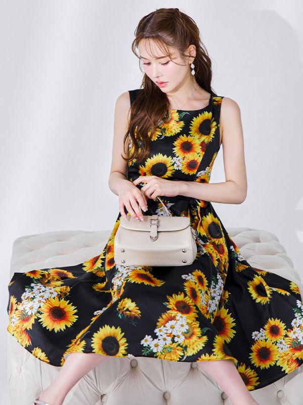 ブラック×イエロー モデル：ゆめ 身長：160cm　着用サイズ：Sサイズ(7号)