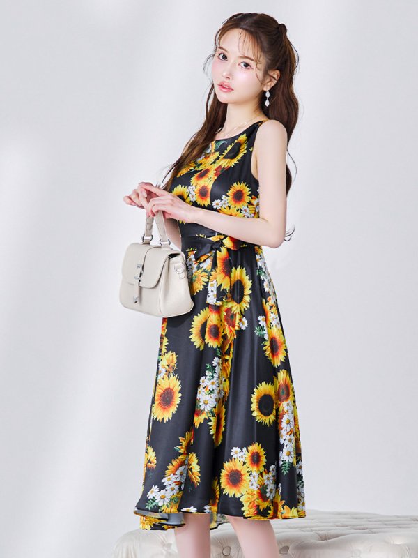 ブラック×イエロー モデル：ゆめ 身長：160cm　着用サイズ：Sサイズ(7号)