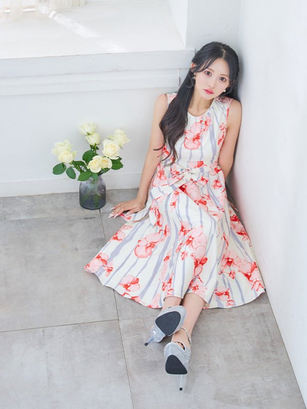 ピンク モデル:カルア 身長:156cm 着用サイズ:7号(Sサイズ)