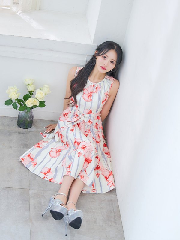 ピンク モデル:カルア 身長:156cm 着用サイズ:7号(Sサイズ)