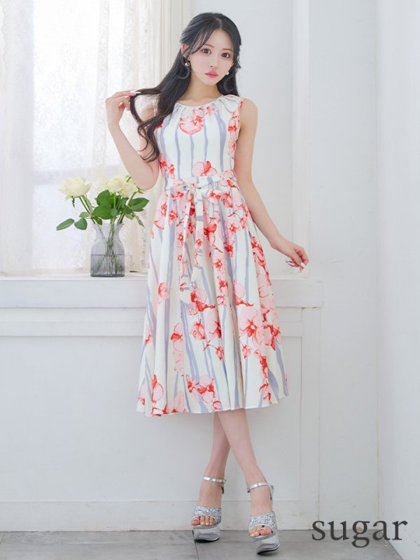 ピンク モデル:カルア 身長:156cm 着用サイズ:7号(Sサイズ)