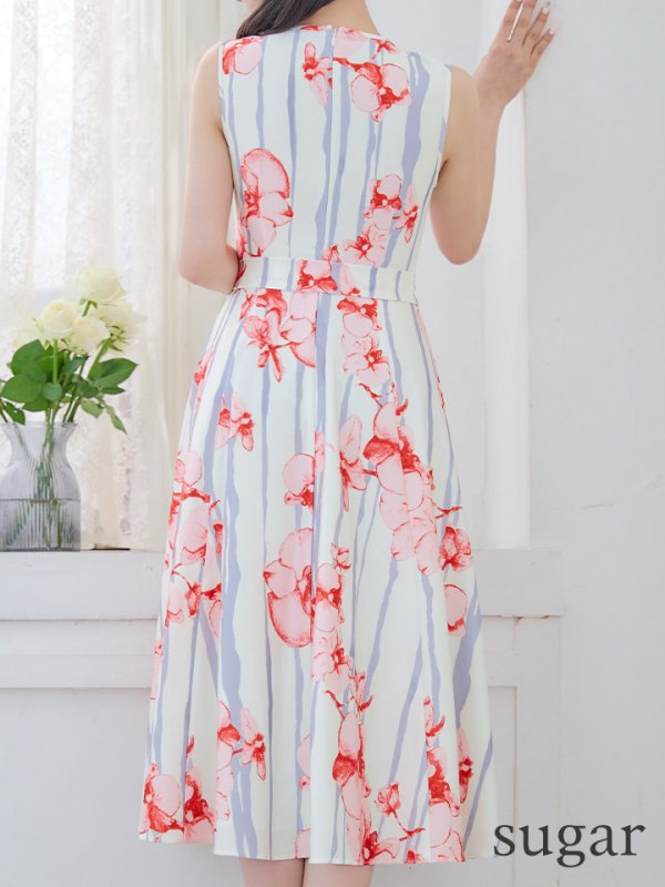 ピンク モデル:カルア 身長:156cm 着用サイズ:7号(Sサイズ)