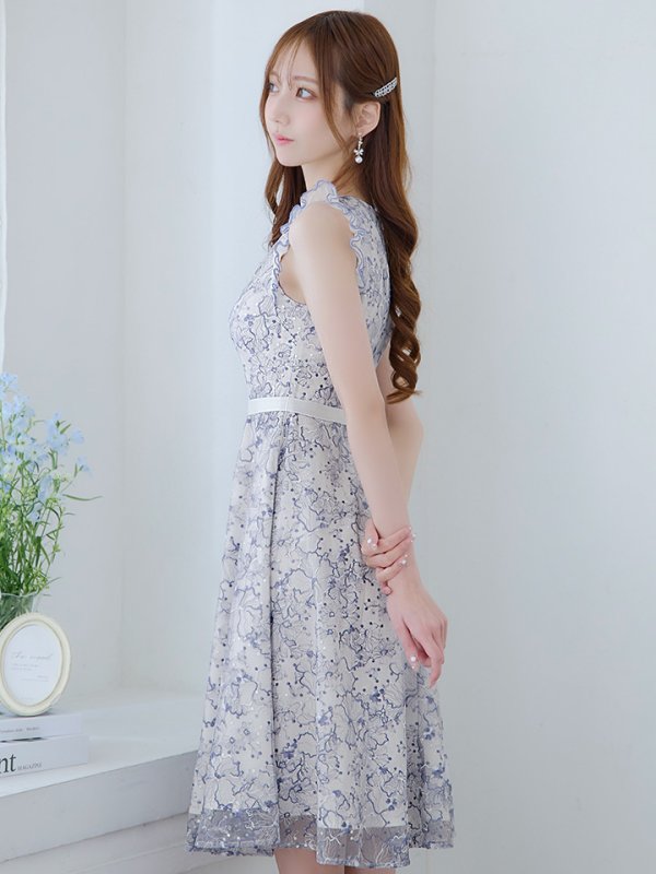 ブルー モデル:あすか 身長:170cm 着用サイズ:5号(XSサイズ)