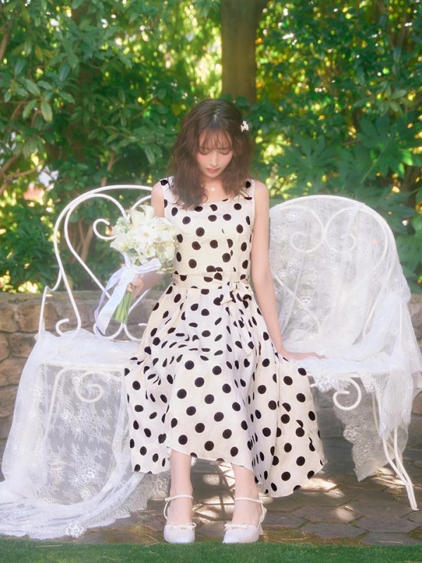 ベージュ　モデル：きほ　身長：169cm　着用サイズ：Sサイズ