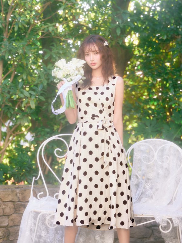 ベージュ　モデル：きほ　身長：169cm　着用サイズ：Sサイズ