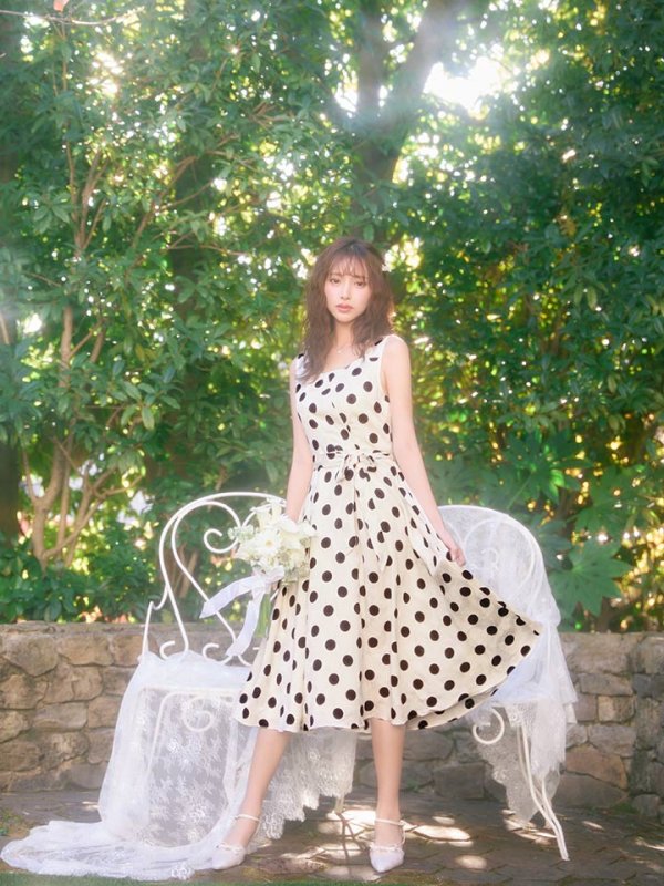 ベージュ　モデル：きほ　身長：169cm　着用サイズ：Sサイズ