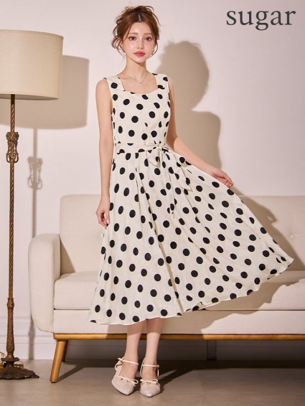 ベージュ　モデル：ももか　身長：156cm　着用サイズ：7号(Sサイズ)