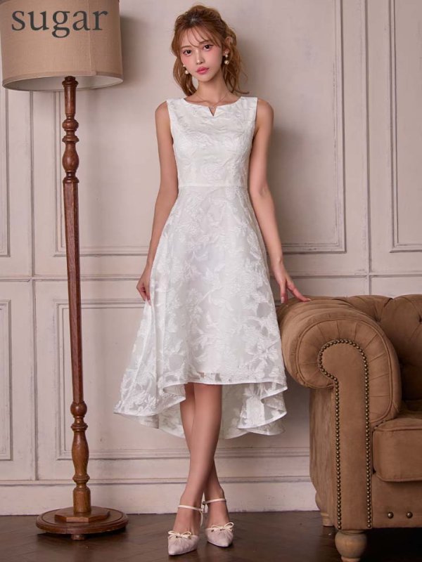 ホワイト　モデル：るりぴ　身長：165cm　着用サイズ：Sサイズ