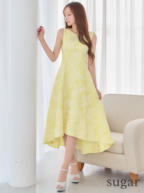 イエロー　モデル：真優川咲　身長：166cm　着用サイズ：7号(Sサイズ)着用