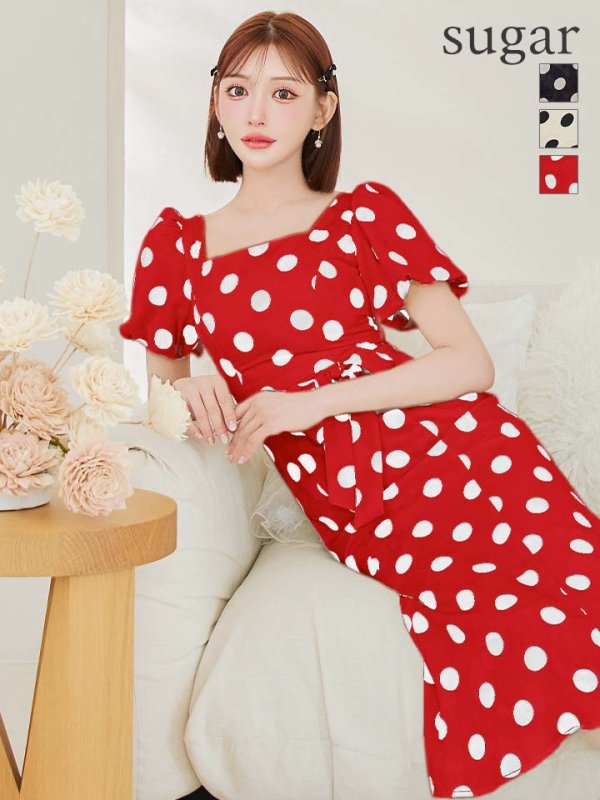 レッドｘホワイト　モデル：明日花キララ　身長：162cm 着用サイズ：7号(Sサイズ)