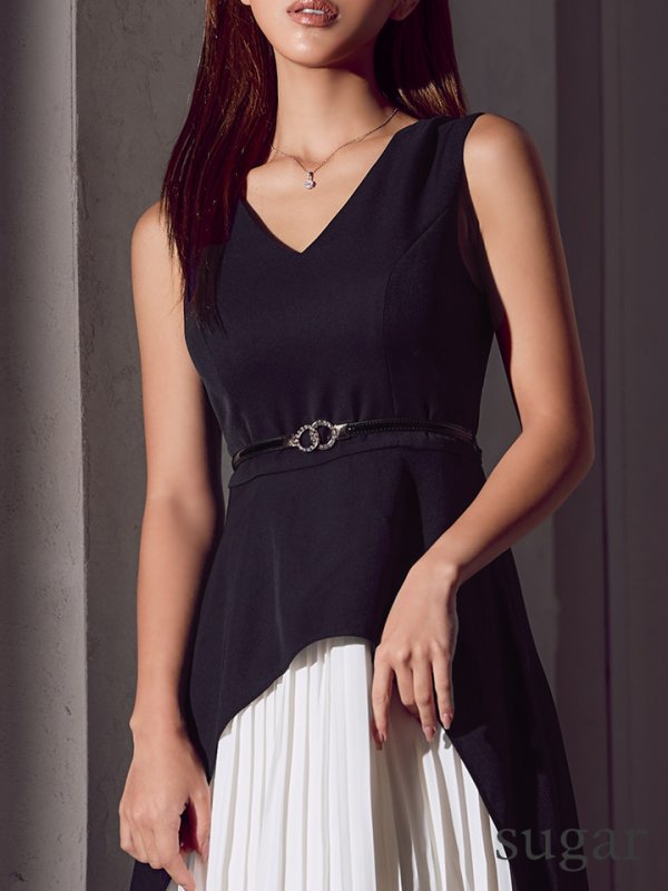 ブラックxホワイト モデル：カレン　身長：153cm 着用サイズ：7号(Sサイズ)