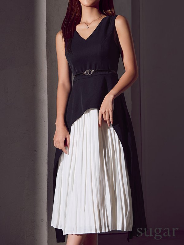 ブラックxホワイト モデル：カレン　身長：153cm 着用サイズ：7号(Sサイズ)