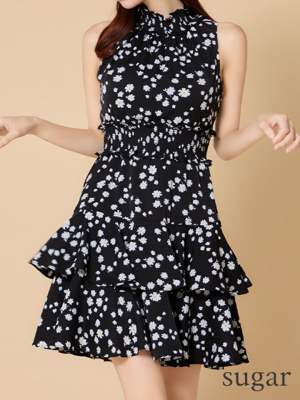 ブラックxホワイト モデル:まりん 身長:164cm 着用サイズ:7号(Sサイズ)