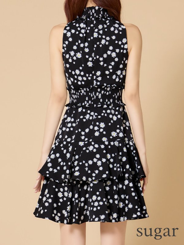 ブラックxホワイト モデル:まりん 身長:164cm 着用サイズ:7号(Sサイズ)