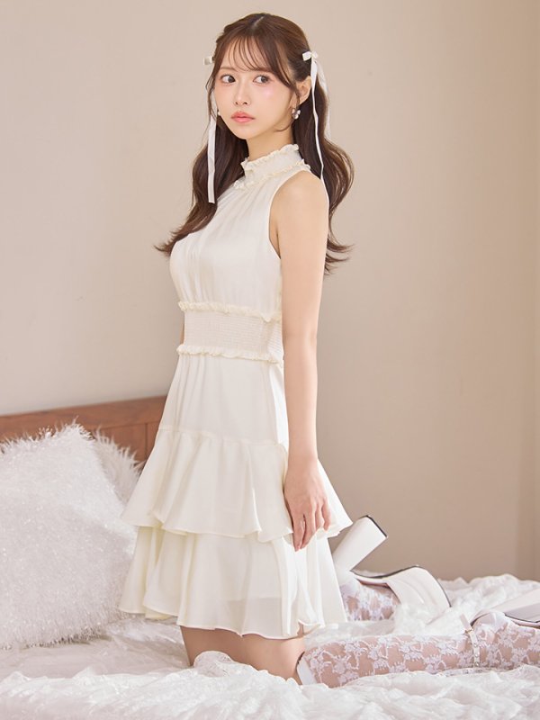 ホワイト モデル:にじほ 身長:160cm 着用サイズ:7号(Sサイズ)