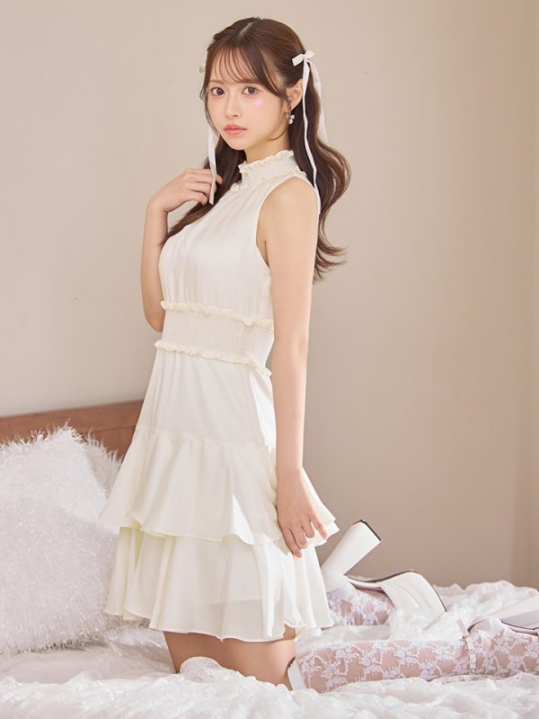 ホワイト モデル:にじほ 身長:160cm 着用サイズ:7号(Sサイズ)