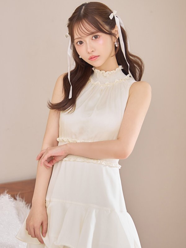 ホワイト モデル:にじほ 身長:160cm 着用サイズ:7号(Sサイズ)