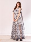 ホワイトxブラック  モデル:ゆめ 身長:160cm 着用サイズ:/7号(Sサイズ)
