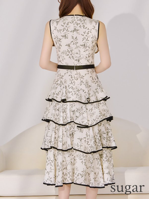 ブラックホワイト　モデル：ゆめ　身長：160cm　着用サイズ：7号(Sサイズ)