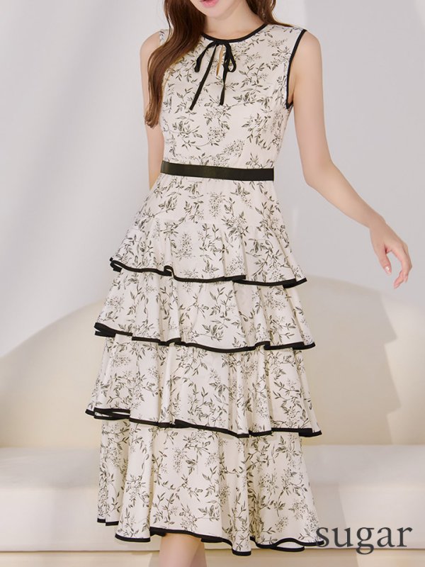 ブラックホワイト　モデル：ゆめ　身長：160cm　着用サイズ：7号(Sサイズ)