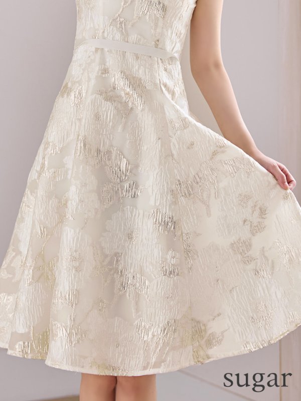 アイボリー モデル:にじほ 身長:160cm 着用サイズ:7号(Sサイズ)