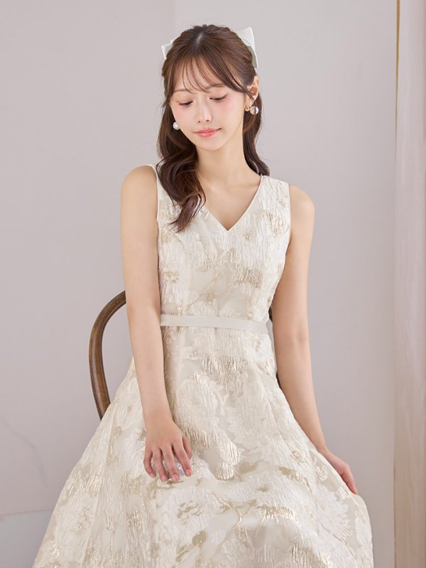 アイボリー モデル:にじほ 身長:160cm 着用サイズ:7号(Sサイズ)