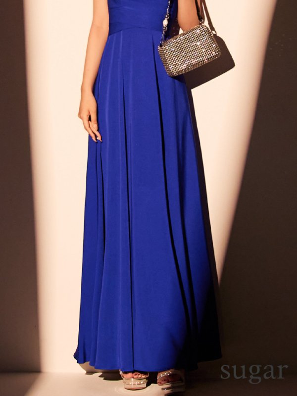 ロイヤルブルー モデル：如月れい　身長：156cm　着用サイズ：Sサイズ