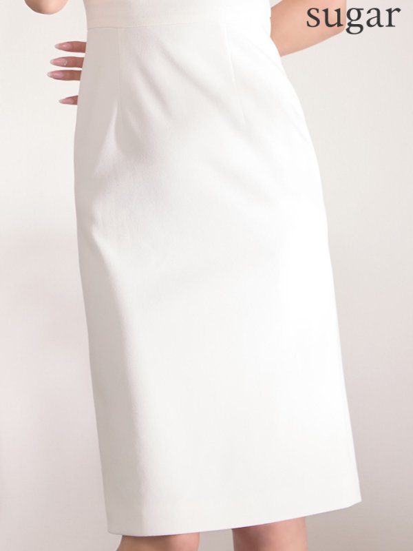 ホワイト　モデル：るりぴ　身長：165cm　着用サイズ：7号(Sサイズ)