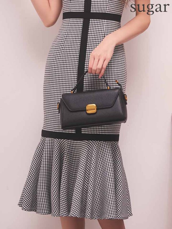 ブラックxホワイト　モデル：るりぴ　身長：165cm　着用サイズ：7号(Sサイズ)