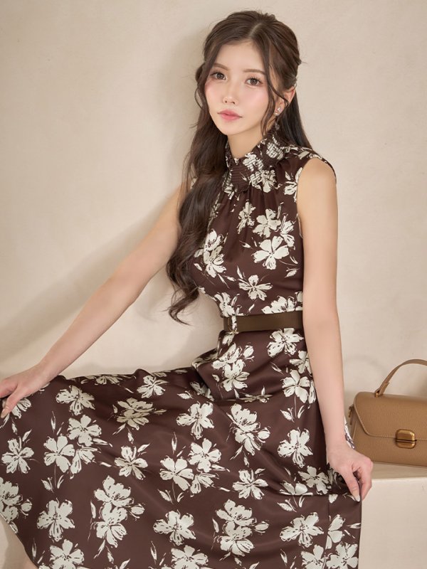 ブラウンxホワイト　モデル：せいは　身長：160cm　着用サイズ：7号(Sサイズ)