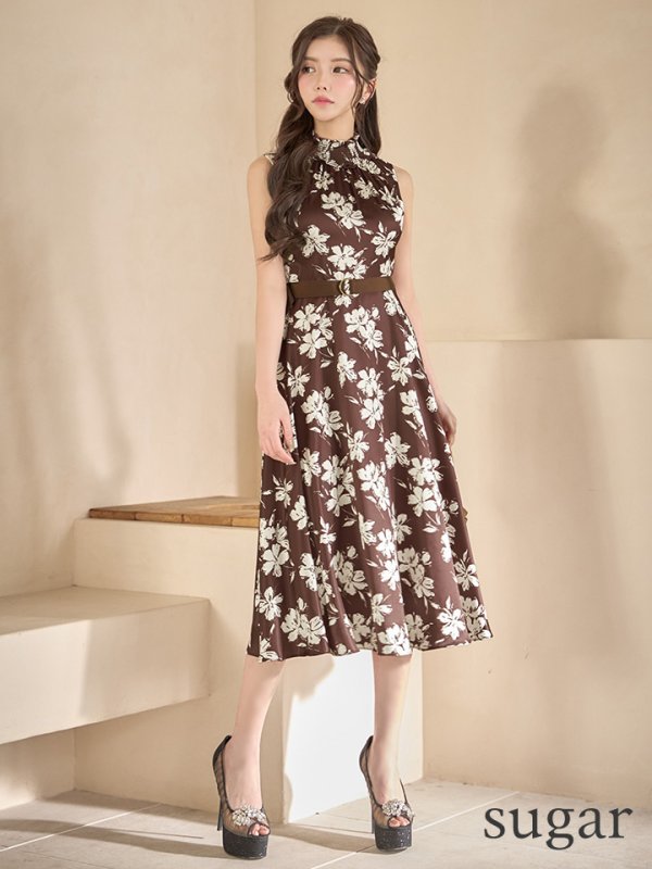 ブラウンxホワイト　モデル：せいは　身長：160cm　着用サイズ：7号(Sサイズ)