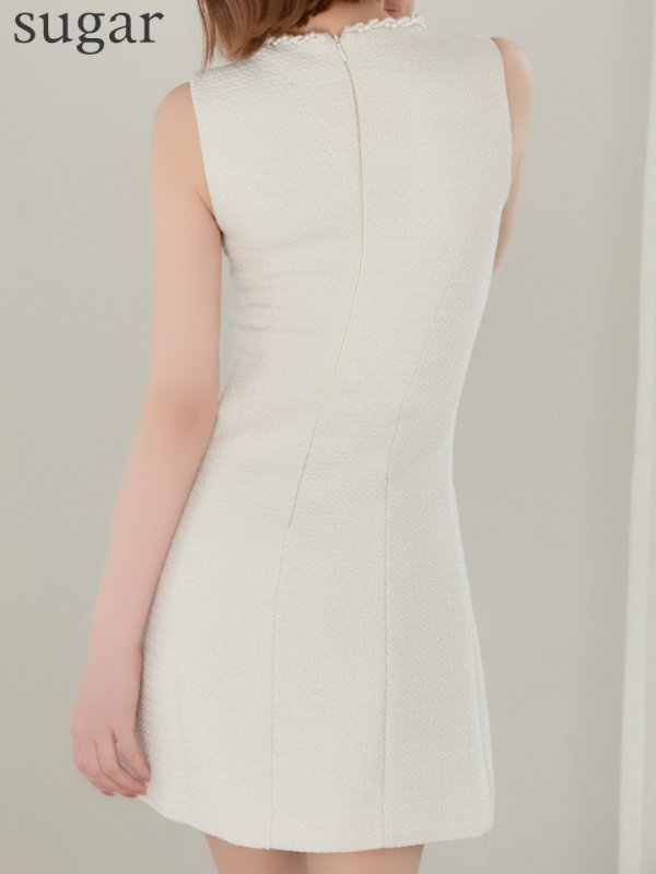 ホワイト　モデル：れみれみ　身長：163cm　着用サイズ：7号(Sサイズ)