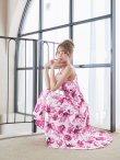 ホワイトxピンク　モデル：るりぴ　身長：165cm　着用サイズ：7号(Sサイズ)着用