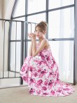 ホワイトxピンク　モデル：るりぴ　身長：165cm　着用サイズ：7号(Sサイズ)着用