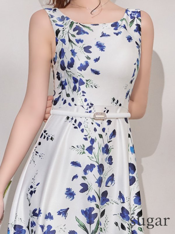 ホワイトxブルー モデル：りな　身長：160cm　着用サイズ：Sサイズ